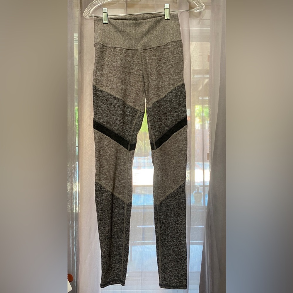 Alo High Waisted Yoga Soft Colorblock Legging